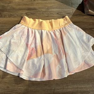 Lululemon Court Rival HR Skirt GGLM 4, Color Garrogeo Multi. ONLY WORN ONCE